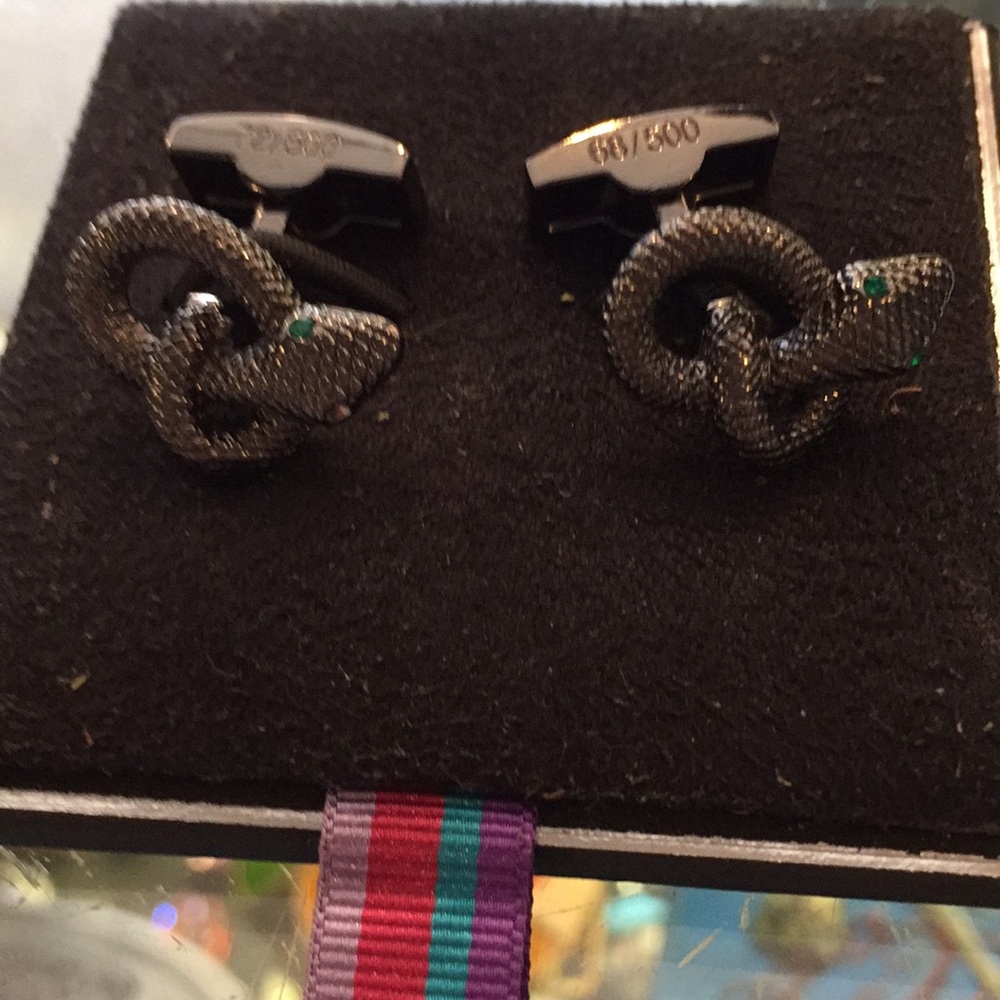 Bugatchi limited edition snake cuff links